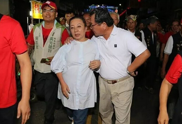 “Me Too”浪潮烧至台湾政坛，强吻袭胸舔耳挠手心，性骚扰手段花样百出 - 5