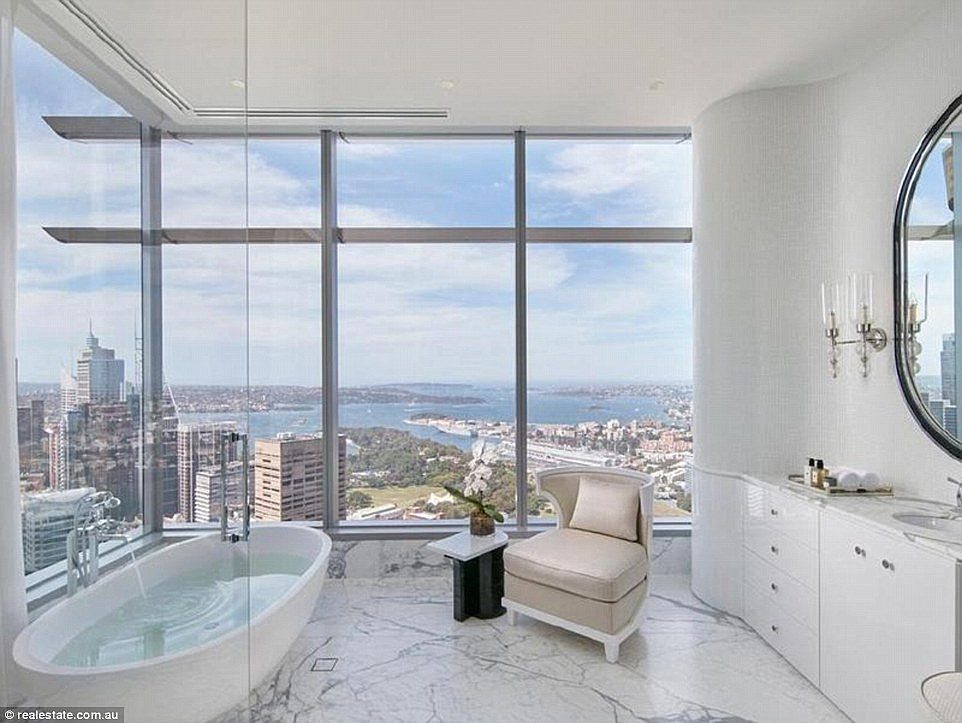 Possibly the best bathroom in the whole of Australia with far reaching views across Sydney harbour, The Boyd Residence might be the most amazing property in world