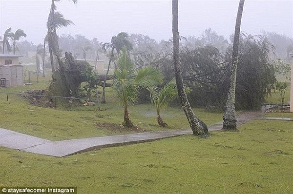 狂风暴雨侵袭昆州，上万人被要求紧急避难！强热带气旋Nora今晨登陆（图） - 1