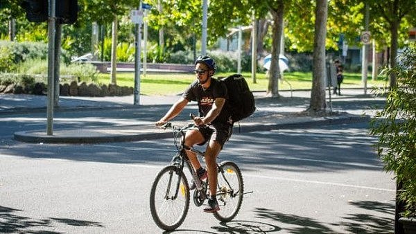 多少送餐费才合适？UberEats送餐费太高遭质疑！在线点餐终将遭澳人抛弃？ - 1