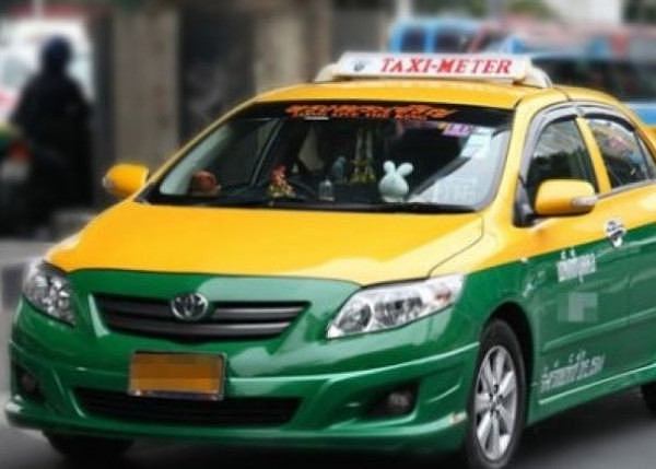 脸越丢越大！中国女游客在泰国出租车上大便，事后还拒绝赔偿 - 1