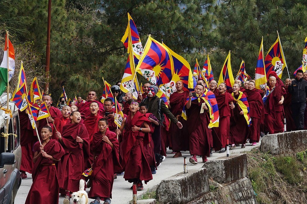 去年，在麦罗肯机举行的纪念西藏起义的游行。印度正试图缓和该国与中国日益紧张的关系。