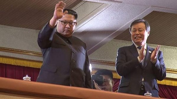 朝鲜：政治解冻，歌舞先行！ 满屏大美腿来了（视频） - 1