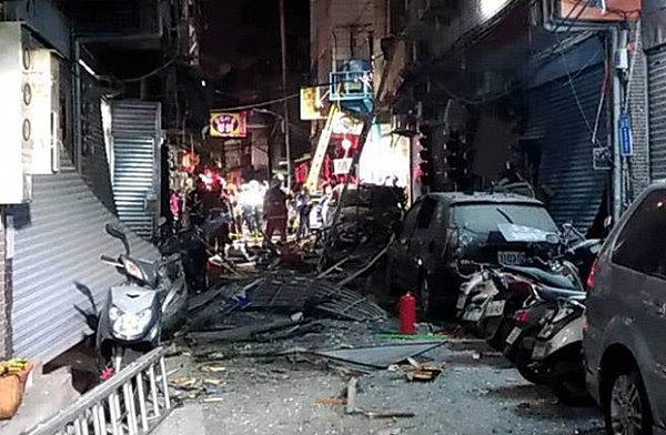 台湾新北瓦斯爆炸致2死5伤，疑7旬老人久病自杀引发 - 2