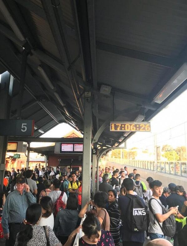 突发！悉尼Burwood火车站曝致死事件，疑有人卧轨！城铁营运大面积延误（视频 / 组图） - 2