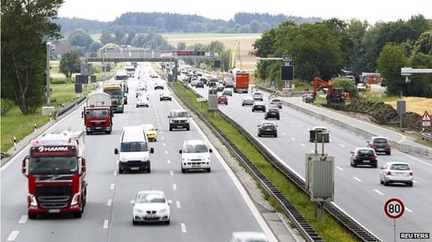 德国高速公路不限速 为什么事故率不高?(组图)  - 1