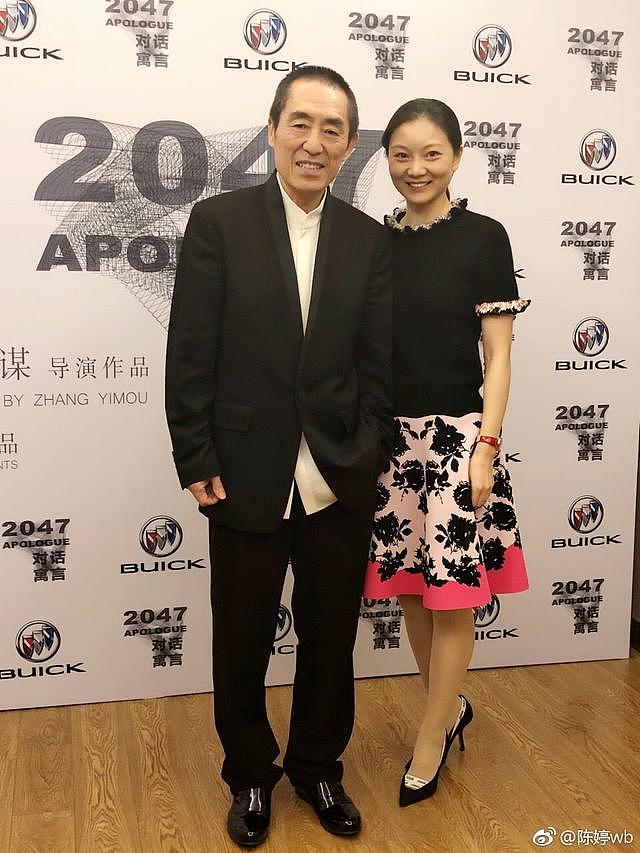 张艺谋回忆超生岁月：孩子当10年“黑户”！东躲西藏苦不堪言！