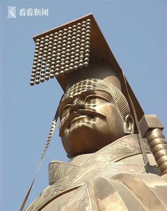 重6吨“世界第一”秦始皇铜像被风吹倒  全网炸锅(图) - 6