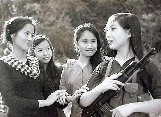 苦不堪言！越南女兵为何让美军又爱又恨，答案曝光，令人十分后怕
