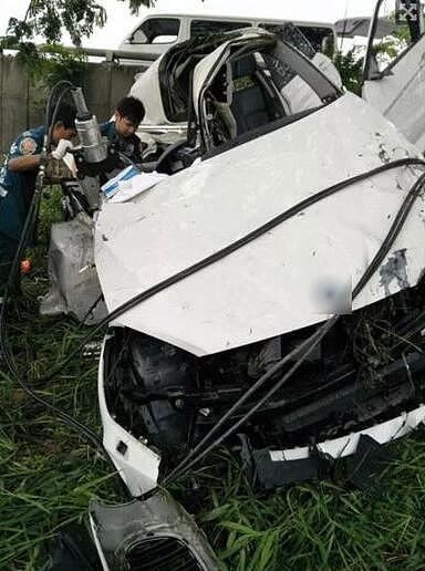 20岁泰国女童星出车祸身亡 车体全毁场面惨烈（组图） - 1