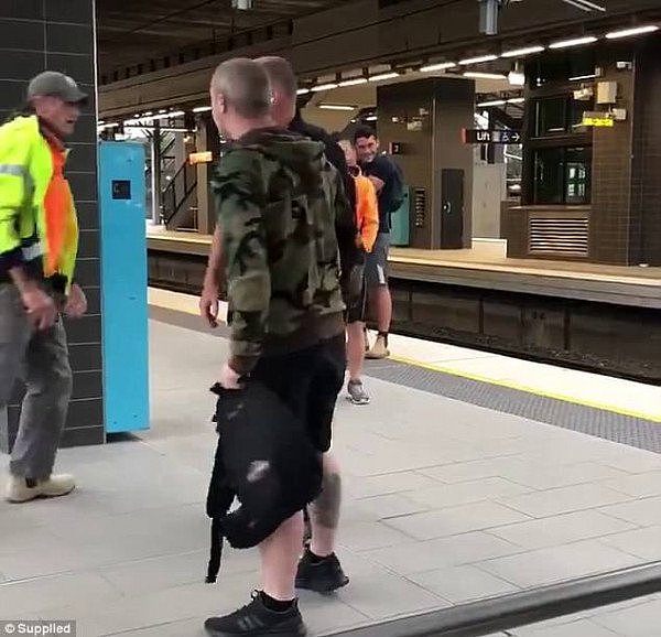 悉尼火车站又现暴力互殴事件！站台秒变拳击台 引大量乘客围观（视频） - 4