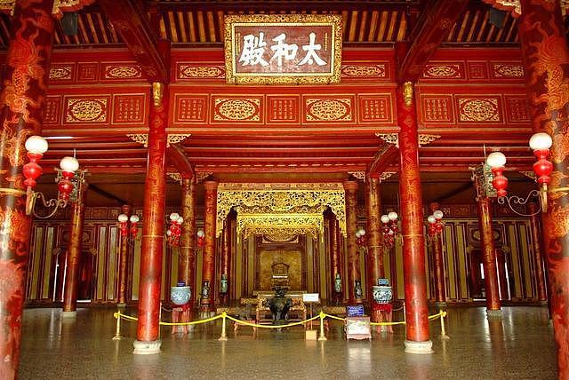 越南的高仿故宫：完全仿故宫所建，名字都懒得改却成了世界遗产 - 2