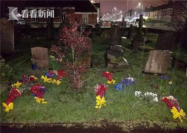 78岁老人捅死持刀劫匪，死者家属摆花挑衅引发众怒（组图） - 7