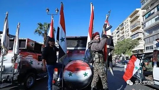 百弹齐发，拦截71枚！三国空袭后，叙利亚人民的第一个早晨：广场庆祝 - 17