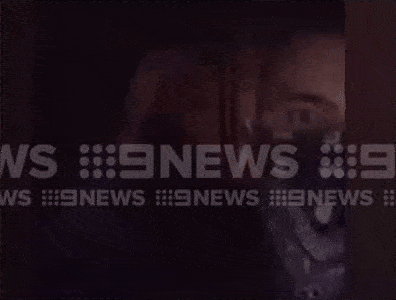 故意纵火还拍视频炫耀？悉尼山火现场惊现可疑蒙面男子 警方介入调查（视频）  - 9