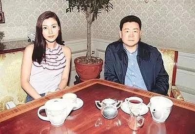 争来700多个爱马仕，打败李嘉欣，生下第三胎！38岁的她到底靠什么赢？ - 3