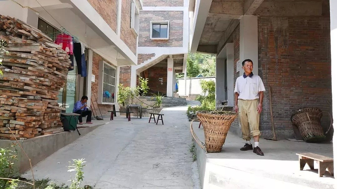 两个香港年轻人，竟然让四川小村，变身年度世界最佳住宅！ - 10