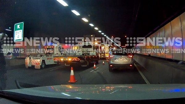 车辆排起8公里长龙！悉尼Eastern Distributor车祸造成大面积拥堵 - 3