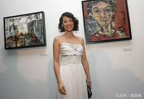 身高157，被骂爆丑却入选全球最美50人，是美国最知名的华裔女星