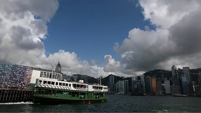 香港金管局可能继续入市干预维持港元汇率 - 1