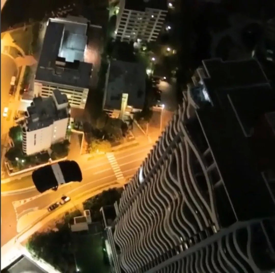 惊悚！澳洲男子玩命从五十楼跳下去，险象环生，吓坏众人！结局却出人意料... - 6
