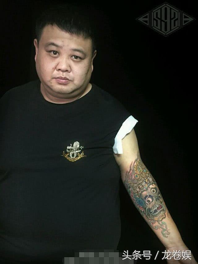 郭德纲从泰国请来一个纹身大师，德云社上上下下都去纹了身！