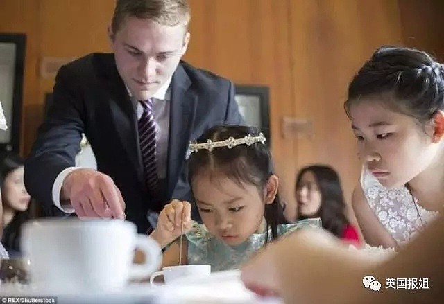 这些日本女孩沦落地狱之前，救她们命的竟是色情业...（组图） - 21