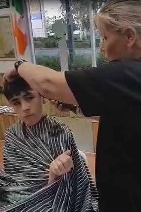 耗费2年，只为给男孩理个发！澳洲这家理发店周日不接客，客人仍旧蜂拥而至…（视频） - 16