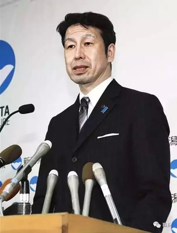 日本省长被援交女大学生“仙人跳”，发布会上哭诉：没人会爱我这种男人 - 6