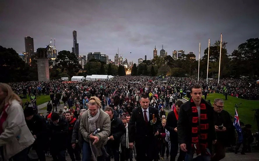 今天全澳近十万人涌上街头！悉尼，墨尔本，堪培拉...万众一心，他们都做了同一件事... - 3