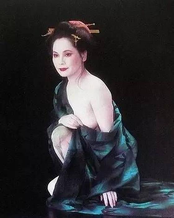 日本艳女的开挂人生：她15岁做艺妓53岁拍全裸写真76岁跳钢管舞，她是一名总统夫人 - 13