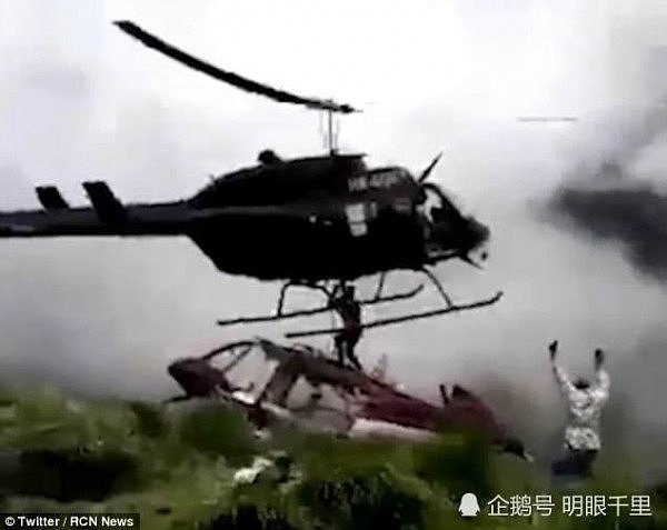 直升机降落时突然倾斜坠毁，地面上工程师被桨叶削死（视频/组图） - 1