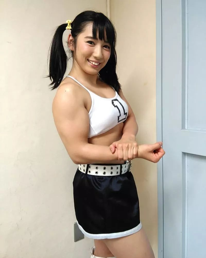 这个身高1米5的日本妹子变成肌肉萌妹子后...感觉一拳能打死人.. - 6