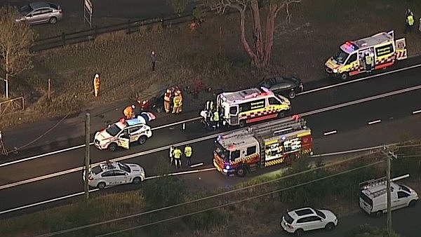 悉尼发生惨烈车祸！19岁新手司机当场惨死！7辆救护车1架直升机紧急救援，58岁父亲仍在抢救当中... - 2