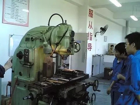 为什么中国整天空喊“工匠精神”，却对技术工人的低薪视而不见 - 1