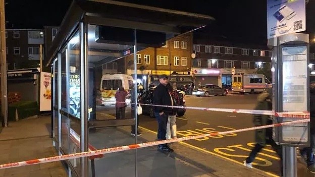 伦敦地铁站外突发枪击案一死一伤，凶手仍在逃！ - 5