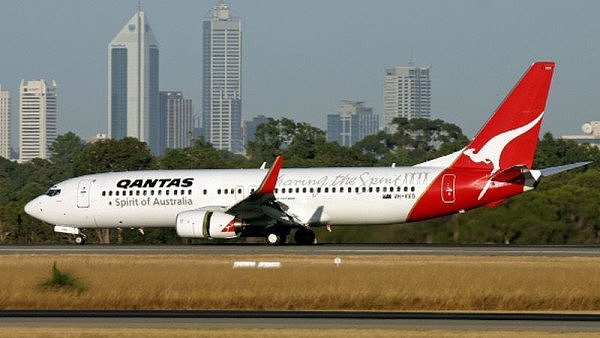 惊险！两架澳航客机差点在跑道相撞 乘客：眼睁睁地看着另外一架飞机冲过来！ - 1