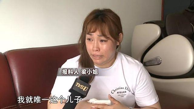 男童上游泳课溺亡泳池 救生员不急救反而用浮条敲打