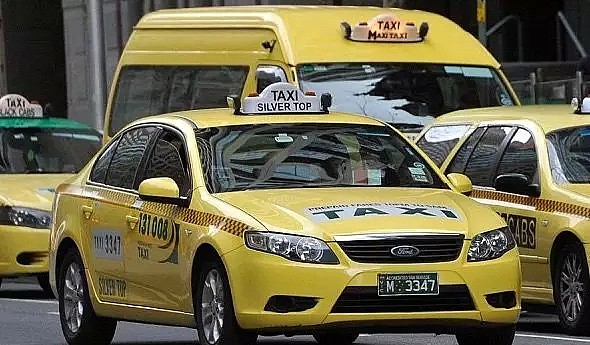 活久见！3个澳洲出租车司机在街头大吵！不过他们不是为了抢客人，而是3个人竟都想逃单... - 3