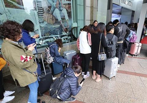 中国游客重回韩国血拼扫货 乐天狂喜：销售额猛增45%