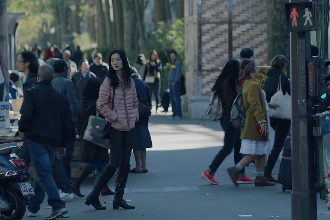 在巴黎站街的中国女人，面临生存困境，她们被逼进了最阴暗的角落 - 2
