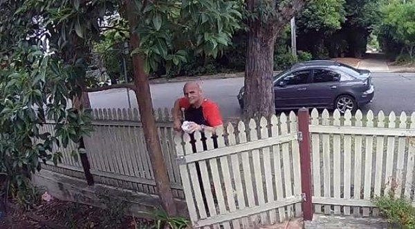 注意这张脸！悉尼多户民宅被他盯上！潜伏门外试图盗窃！一民宅险些“中招