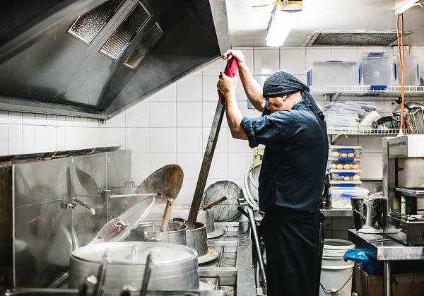 悉尼Gumshara拉面馆炖120公斤猪骨熬汤！老板说是“你吃了一定会笑的拉面！” - 2