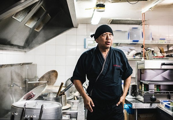 悉尼Gumshara拉面馆炖120公斤猪骨熬汤！老板说是“你吃了一定会笑的拉面！” - 5