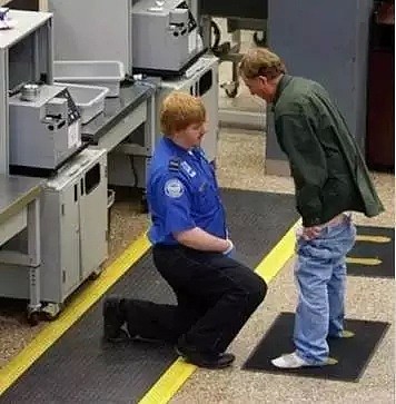 美国机场安检被摸遍全身，仿佛做了一次大保健！ - 9