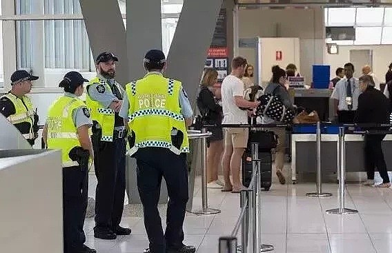 澳洲海关开始严查! 华人机场退税后被打上标志, 返澳时一不小心就被取消签证! - 10