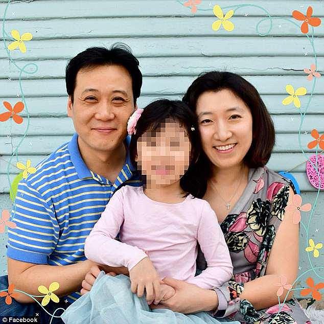 美国韩裔教授枪杀教授妻子后饮弹自尽，烧毁房子仅剩5岁孤女幸存