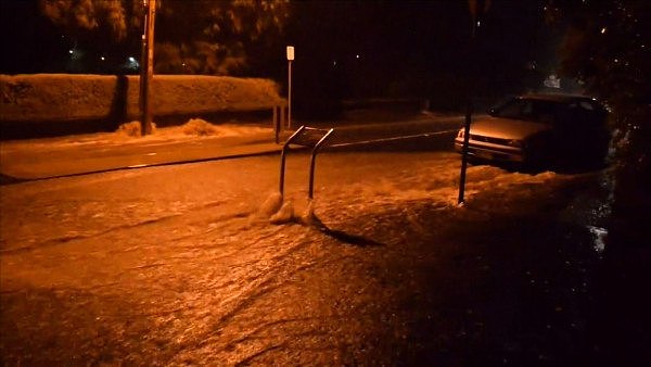 洪水爆发，汽车在水中漂移！霍巴特CBD已关闭！墨尔本遭大雨袭击！恶劣天气正朝新州移动！（视频+组图） - 2