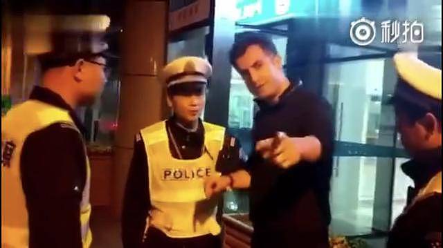 老外酒驾被查叫嚣:我是外国人 马上送我去上海!（视频/组图） - 3