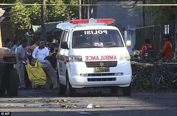 印尼接连发生自杀式爆炸袭击！数千澳洲游客被建议立即回国（图） - 4